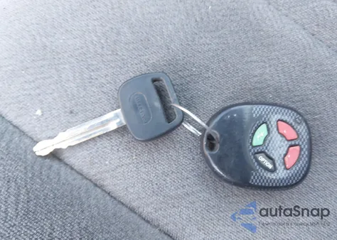 2000 Toyota Camry Ce z USA, uszkodzony, nr VIN 4T1BG22K8YU973979